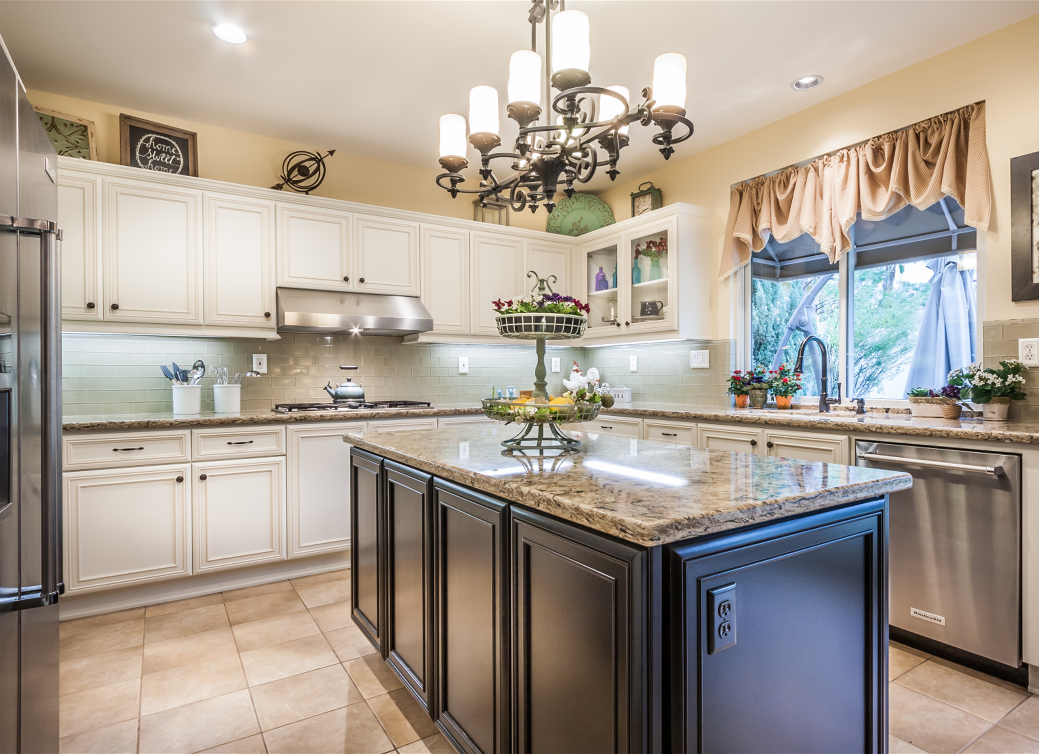 Beautiful Kitchen Cabinet in Redondo Beach
