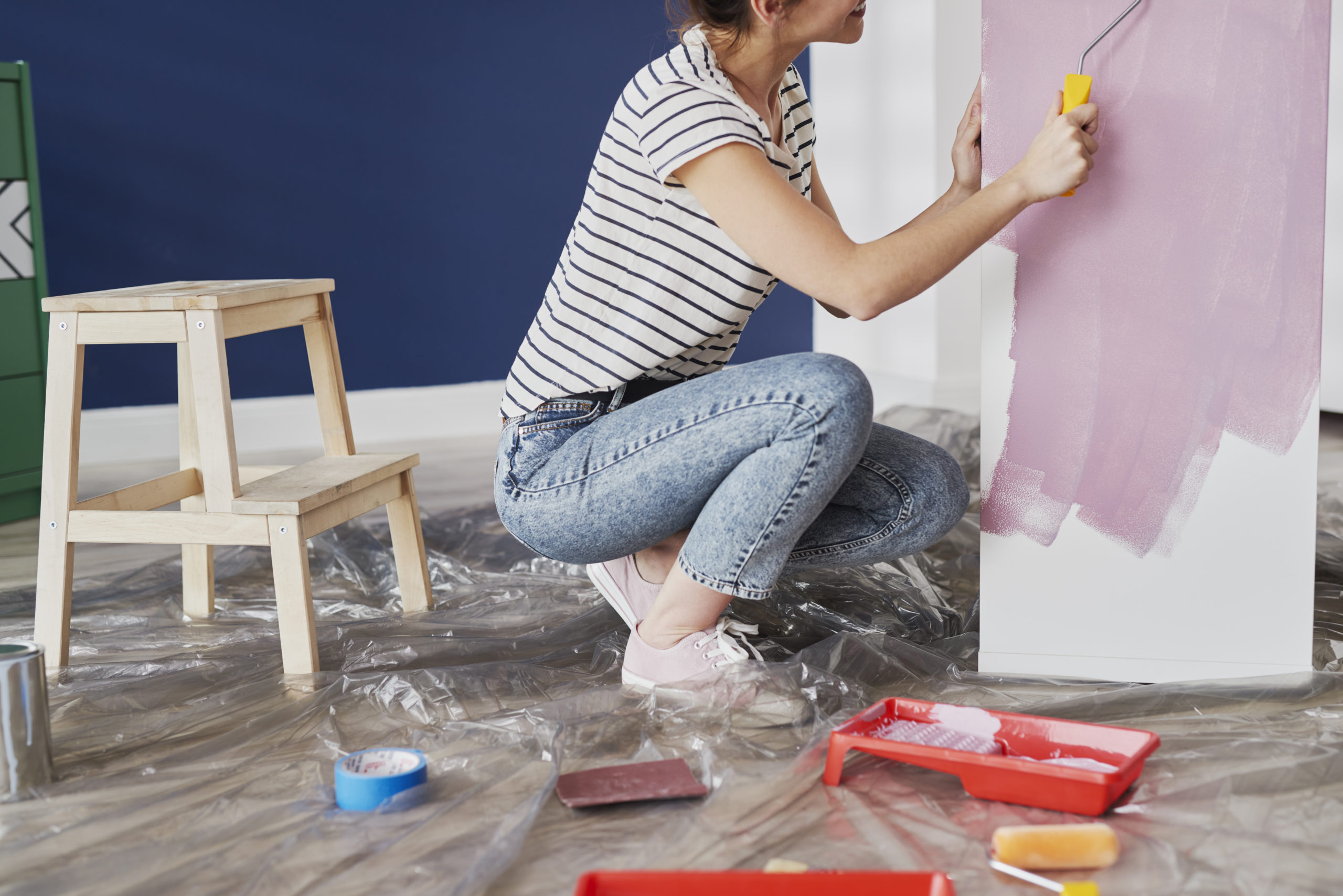 repainting-furniture-with-diy-featured image